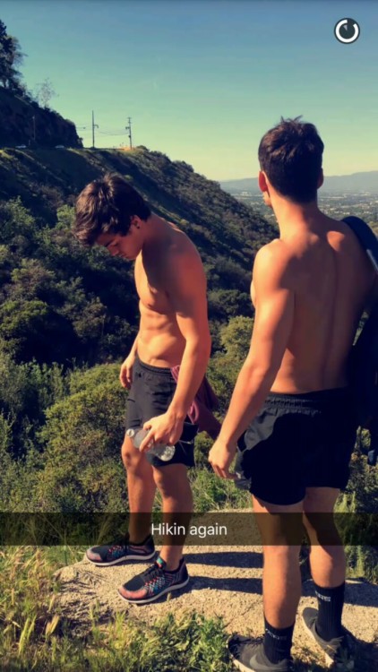 boytrappedinthcloset:  Ethan and Grayson Dolan are so unbelievably good look