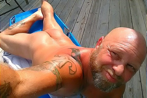 Getting that ass tan!!….