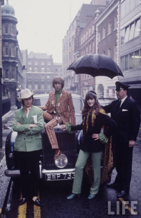 From a Life article on unisex fashions(Bill Ray. 1968)