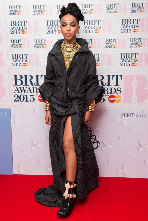 howtobeafuckinglady:  majiinboo:  everybodylovesfkatwigs:  FKA twigs attends the nominations launch for “The Brit Awards 2015” at “ITV Studios” on January 15, 2015 in London, England.  Go awf Lee! highkeygay  screaming cause I was thinking the