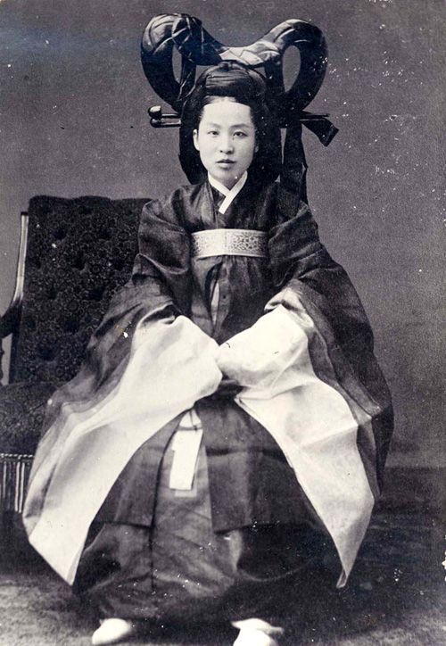 Queen Min (October 19, 1851–October 8, 1895), also known as Empress Myeongseong, was an important fi