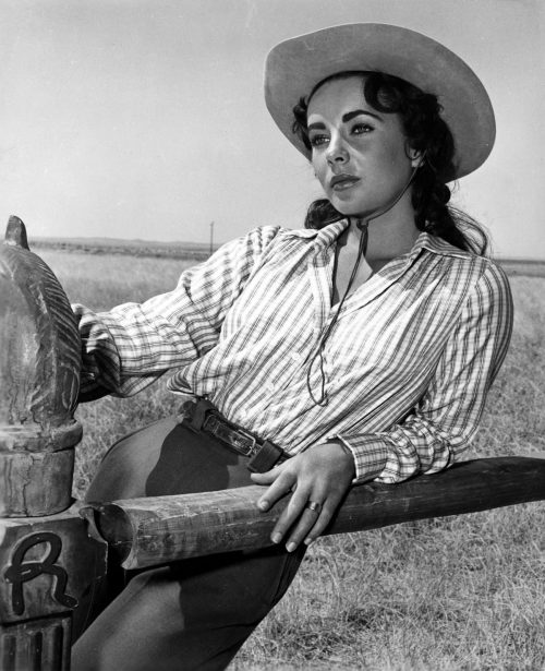 vintage-every-day:

Elizabeth Taylor as Leslie Benedict in ‘Giant’ (1956) 