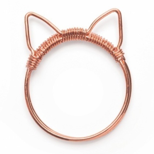 DIY Wire Wrapped Cat Ring This is an excellent tutorial, using 2 gauges of wire. For pages of wire j