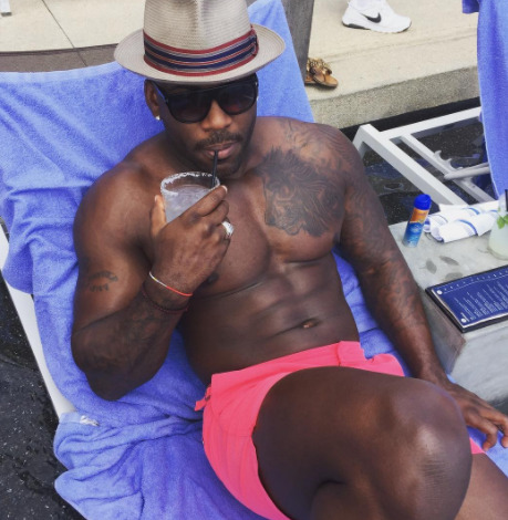 lamarworld1:Dolvett Quince booty & bulge