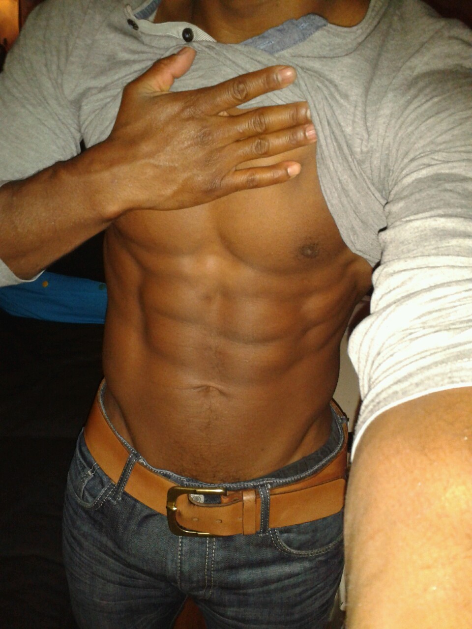 bananasandkale:  privil3ged:  Here are some 11pm abs because I just got home  Abs