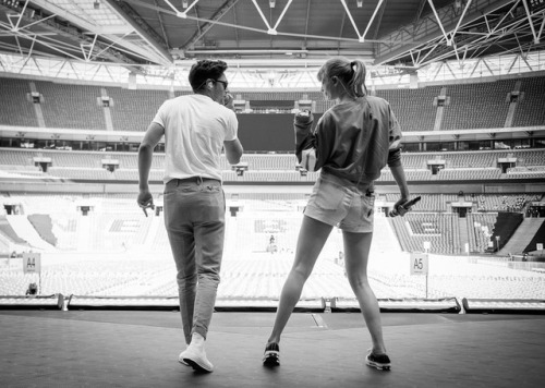 dailyniall:taylorswift: Soundcheck at Wembley Stadium with this guy @niallhoran THANK YOU for surpri