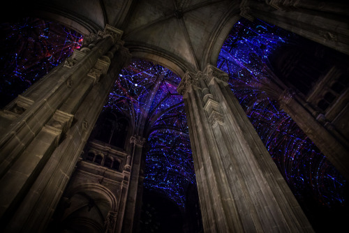 thedesigndome: Constellation of Lasers Project On The Ceiling Of An Ancient Church Paris-based insta