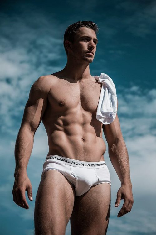 rapideyesmovement:  James Yates by Pat Supsiri