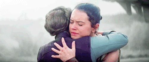freetobegrace:No general now, Leia took the young girl’s face in her hands. Though brokenhearted at 