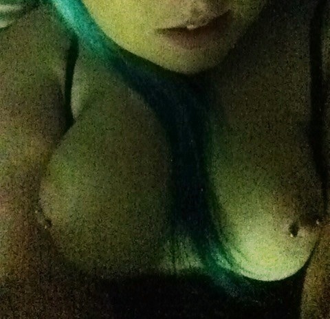 itsmebaked:  It’s so dark in here