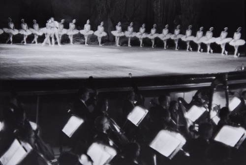 zzzze: Henri Cartier-Bresson Swan lake, Bolschoi theatre, Moscow, c.1954 / gelatin silver print