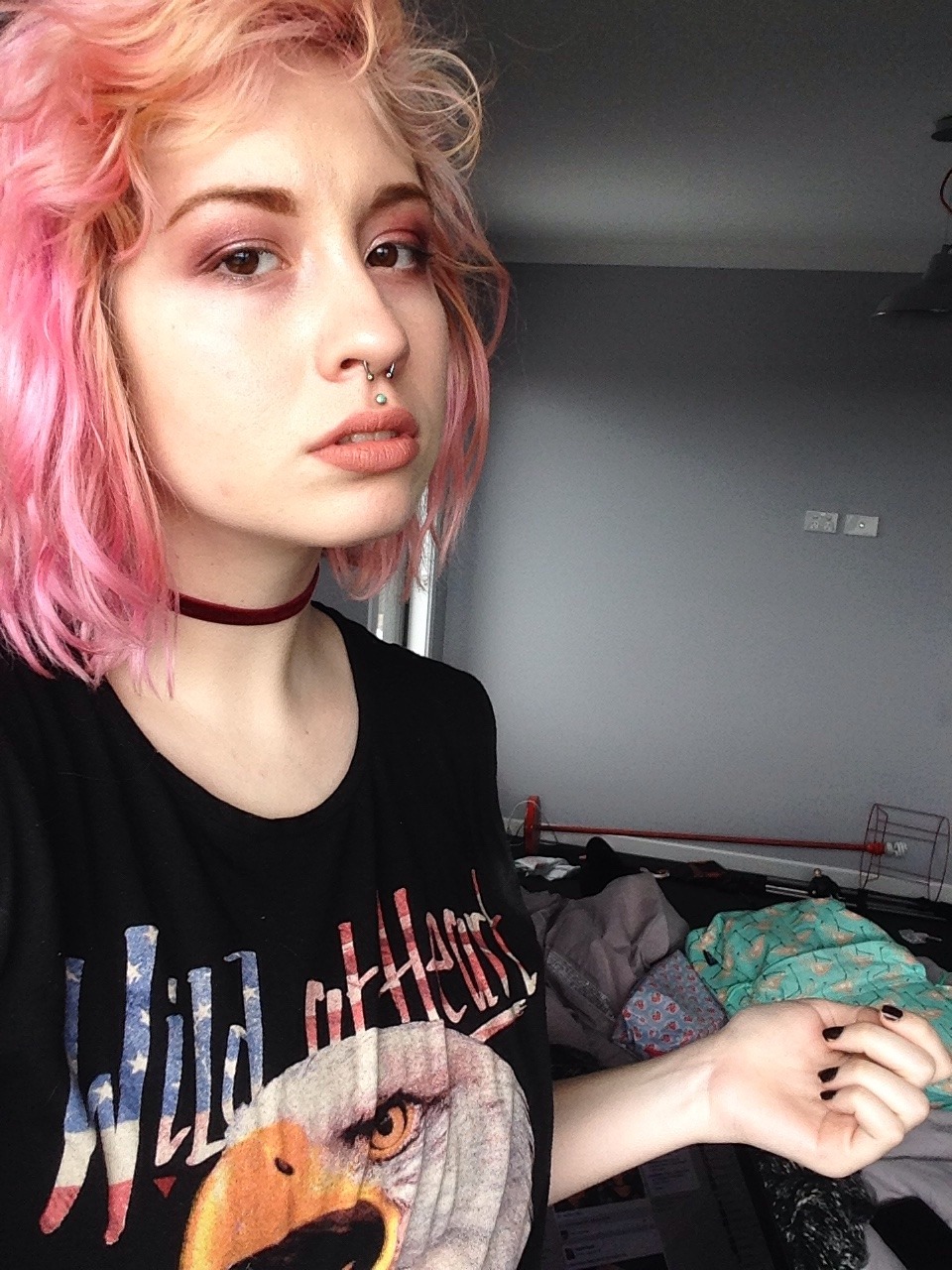 woepossum:happy trans day of visibility 👽🎉 they/them