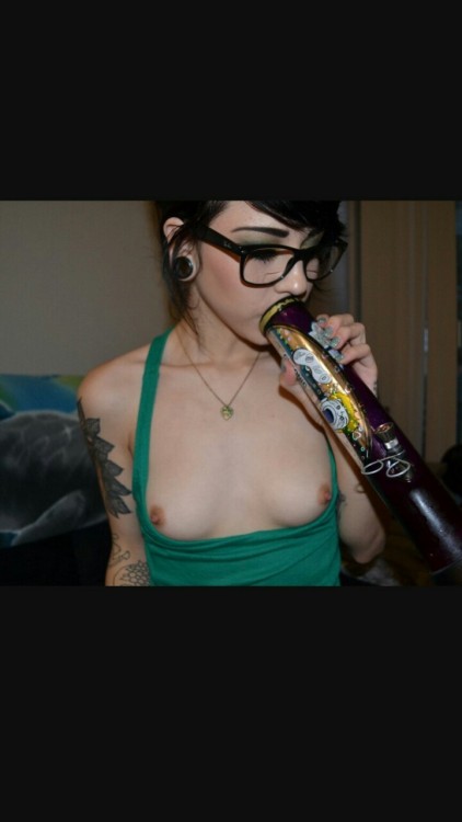 XXX 420fucking:  Rips and tits photo