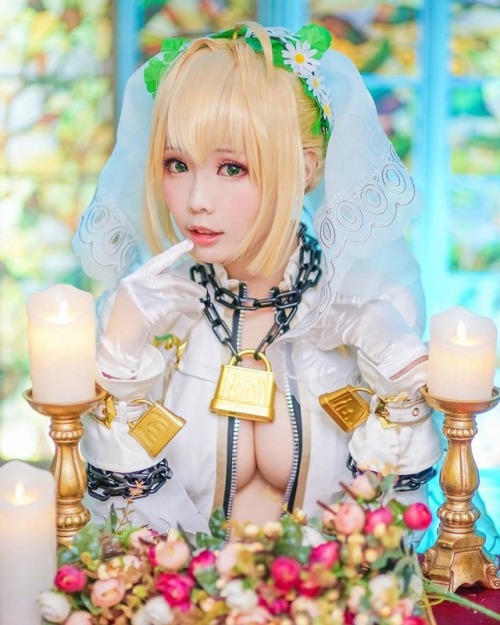 Porn Pics hot-cosplay-babes:  Ely as Saber Bride (Fate/Stay