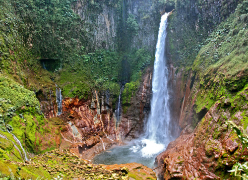 Catarata del Toro Just north of San Jose, this waterfall plunges from a hole in the cliff face 300 f