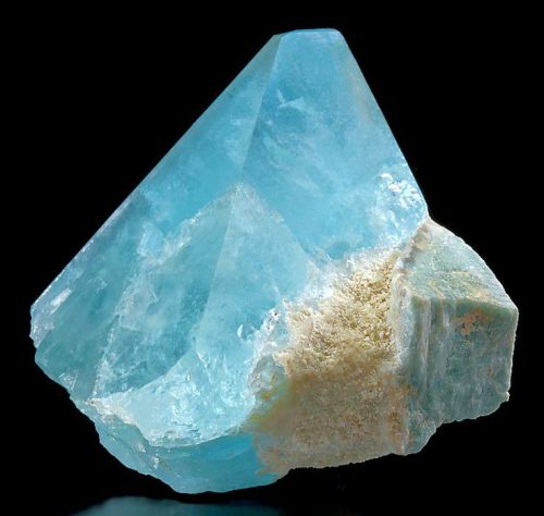 mineralists:  Deep Sky-Blue Topaz crystal adult photos