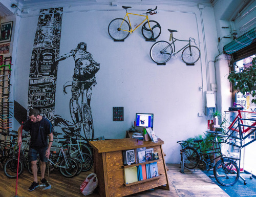 fullyfixed: MBP - BCN Bike Shop (by Father_TU)