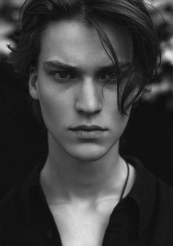 gonevirile:  Philipp Cherichenko by Yaroslav Bugaev