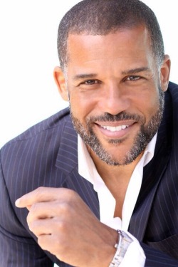 mature-seasoned-men:  Lee Parros