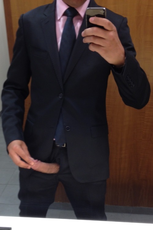 johnnybvlgari:  Suit of the day to celebrate 500 followers… 
