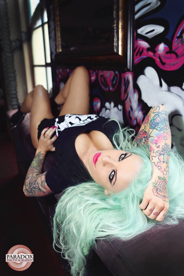  Venus Starr  