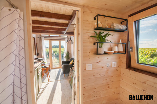 goodwoodwould: dreamhousetogo: The Epona by Baluchon Good wood - another awesome tiny home, this tim