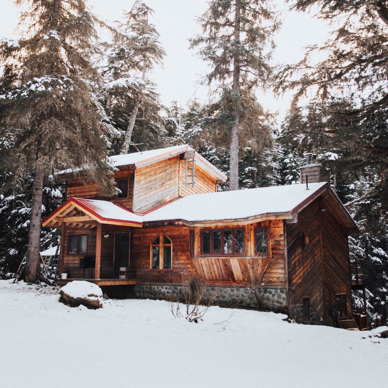 andrewtkearns:  Cabins I’ve seen and old structures.