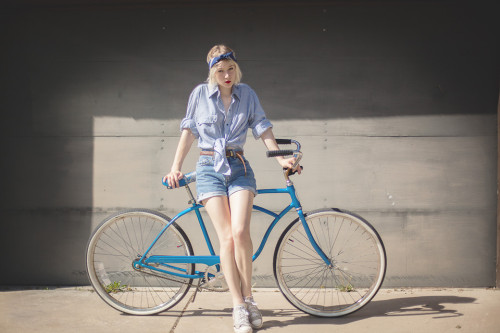 delightfulcycles:  Vintage (via Panhandle Slim Tie Top, Levi’s Mother’s Shorts, Converse Stripes - O