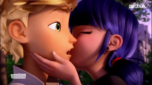 silvers-bell:“i thought we were just friends but this happened so”