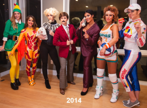 tastefullyoffensive:  Group of friends pay tribute to their favorite actors for Halloween.2012: Johnny Depp, 2013: Jim Carrey, 2014: Will Ferrell, 2015: Robin Williams(photos via aubra_cadabra)