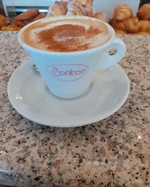 Visita al Campo Santo ✝️ 😇 🙏, cappuccino decaffeinato cannellato da Paul #BonBon
#buonmartedì❤️ #27Dicembre2022🗓
https://www.instagram.com/p/CmqnydvNQSm/?igshid=NGJjMDIxMWI=