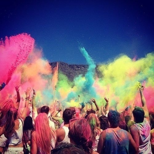 palmfox:  coconut-mellon:  De color run  WOAH 