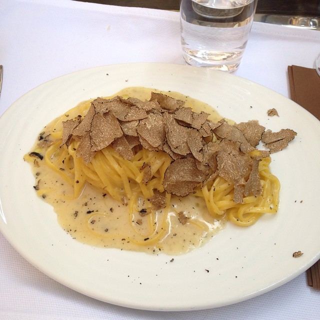 Hands down the best pasta I’ve ever had in my life. #blacktruffles #pasta #roma #rome #italy #foodporn (at Tartufi & Friends)