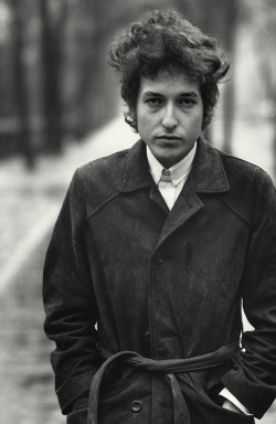 mavis-belfrage-deactivated20170:  Bob Dylan by Richard Avedon, 1965. 