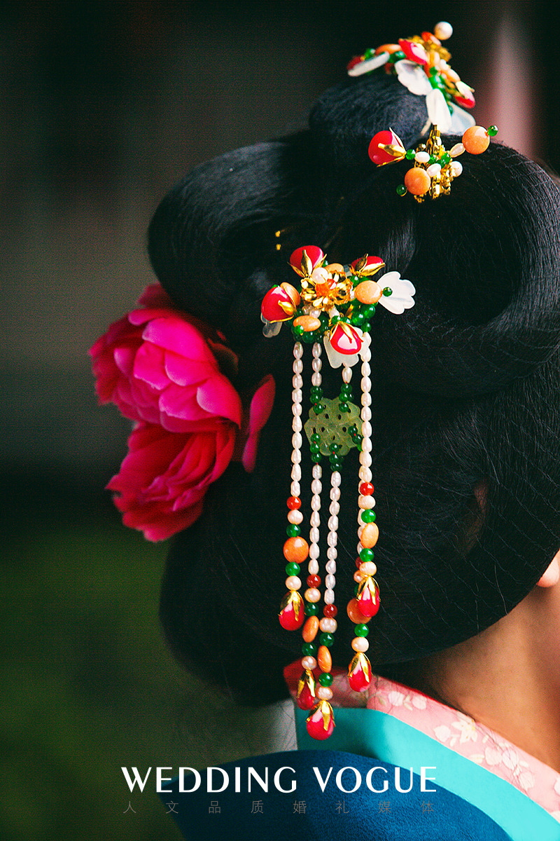 mingsonjia:  ziseviolet:    Tang Dynasty-style Chinese Wedding Editorial via Wedding