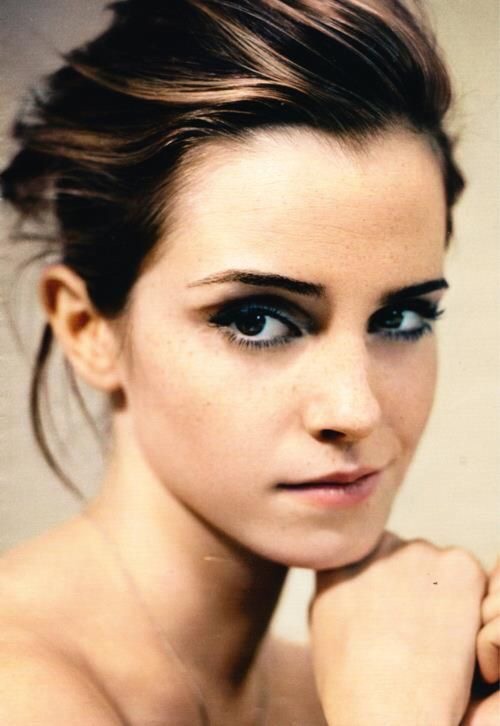 majjesticcelebs: 10 MajjesticPics of Emma Watson Emma Warson is innocent and hot at the same time! S
