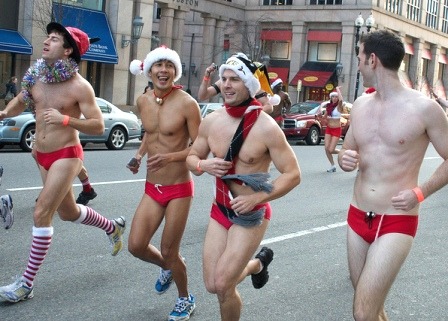 tallguyswithsmalldicks:I love a good Santa Run. There tends to be a lot of small VPL and flat bulges