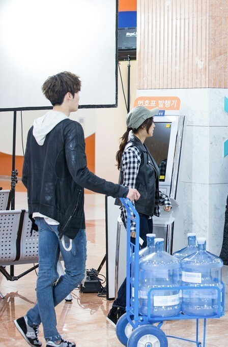 myfudizzy:  [BTS] Dr Stranger filming cr:dc 1 2 Your posture &gt;.&lt; 