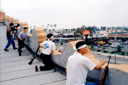 dreamingofcossackia:breadgunner:You know this famous image of the LA Riot’s Roof Koreans? Look at th