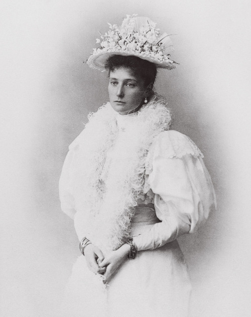 imperial-russia: The last Russian Empress Alexandra Fyodorovna (1872-1918), born Princess Alix of He