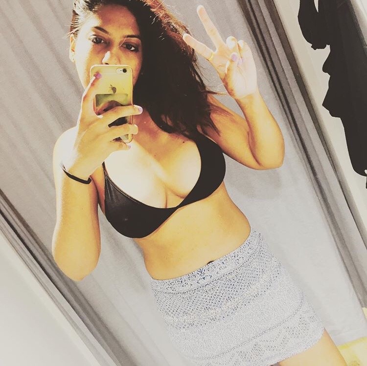 vandisaaraku:  sggirls123:  Sexy SG Indian  Big boobby