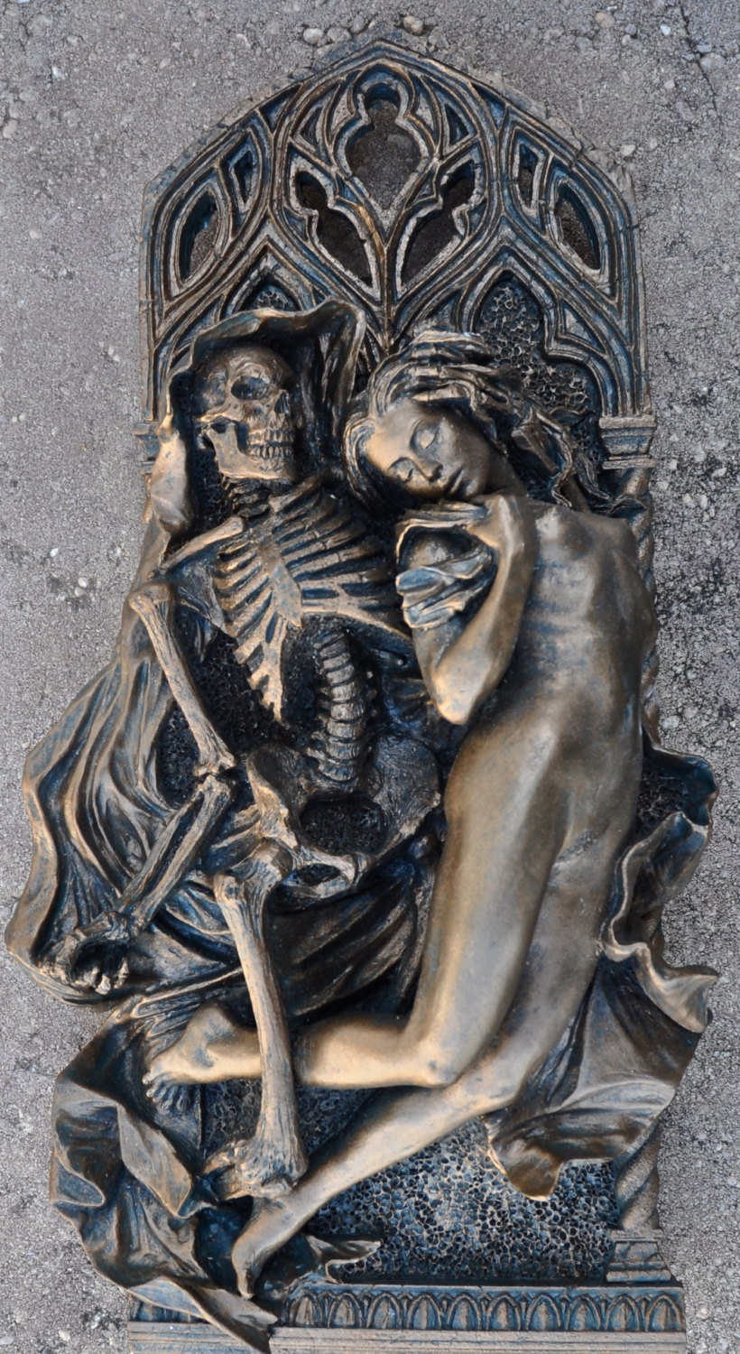 fer1972:Death and the Maiden Wall Plaque by Dellamorte &amp; Co.