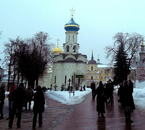 (со страницы Фото Троице-Сергиевой Лавры | KATYARU) День в Троице-Сергиевой Лавре: в тумане и в толп