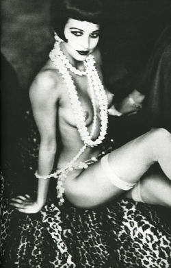 hoodoothatvoodoo:  Ellen Von Unwerth ‘Maria