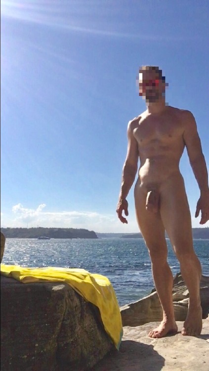 maxxposed:  Catching the summer sun ☀️