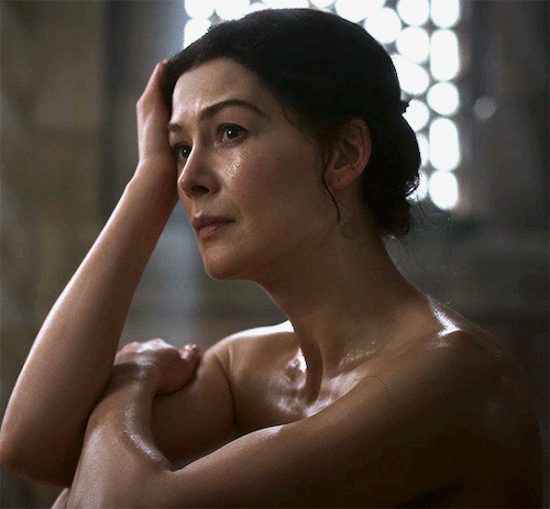 9314: rosamund pike as moiraine in the wheel of time, S01E06