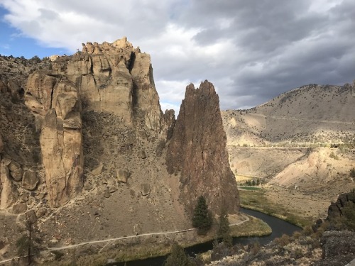 Smith Rock State ParkOregon, October 2018We stopped by Smith Rock on our way back home. At this poin