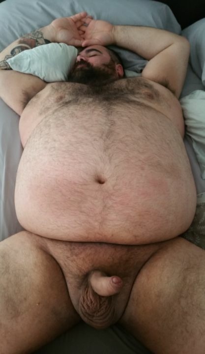 orsiar:  countrybears174: snjbearhunter01:  Yummy…  Holy shit… that’s a big