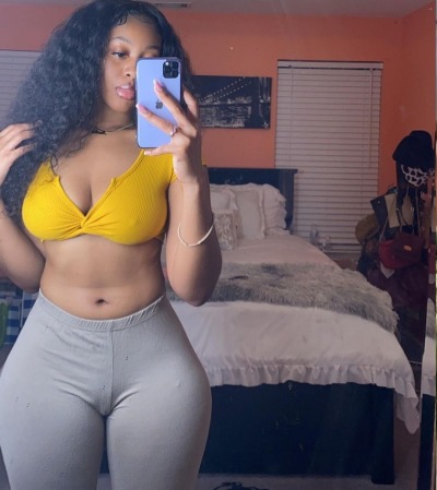 princejazziedad:DeliciouslySexy Scrumptious Luscious BootiDelicious Ma.. Ms WhoIsNneka……………💜🤍💚