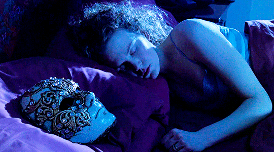natthandrake:Film meme: [8/10] mystery/thriller » EYES WIDE SHUT (1999)No dream